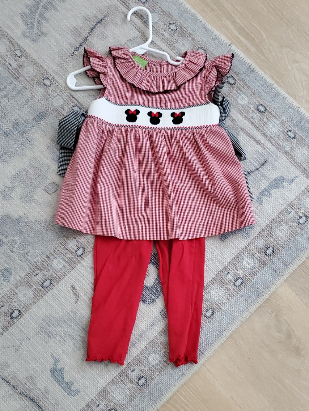 Classic Whimsy Baby Girls Smocked Embroidered Minnie Mouse Outfit Set Sz24m